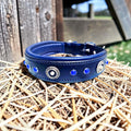 Collier Prestige - Cuir Noir - Doublure Bleu Marine - Conchos et Pierres Bleues - Taille L (42-52 cm) - Fait Main (Copie)
